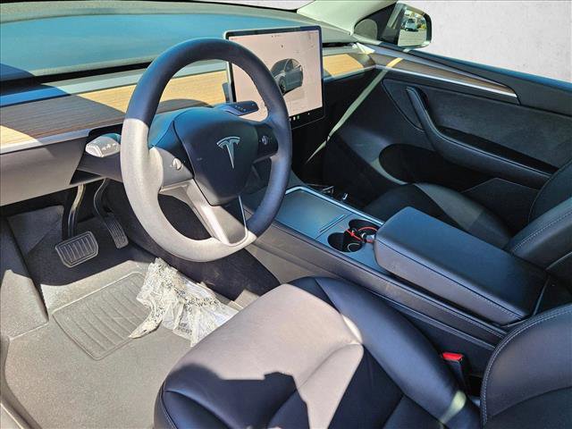 Used 2024 Tesla Model Y Long Range AWD/4WD image 13