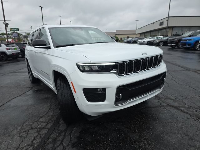 Used 2025 Jeep Grand Cherokee L Overland w/ Advanced Protech Group III AWD/4WD image 10