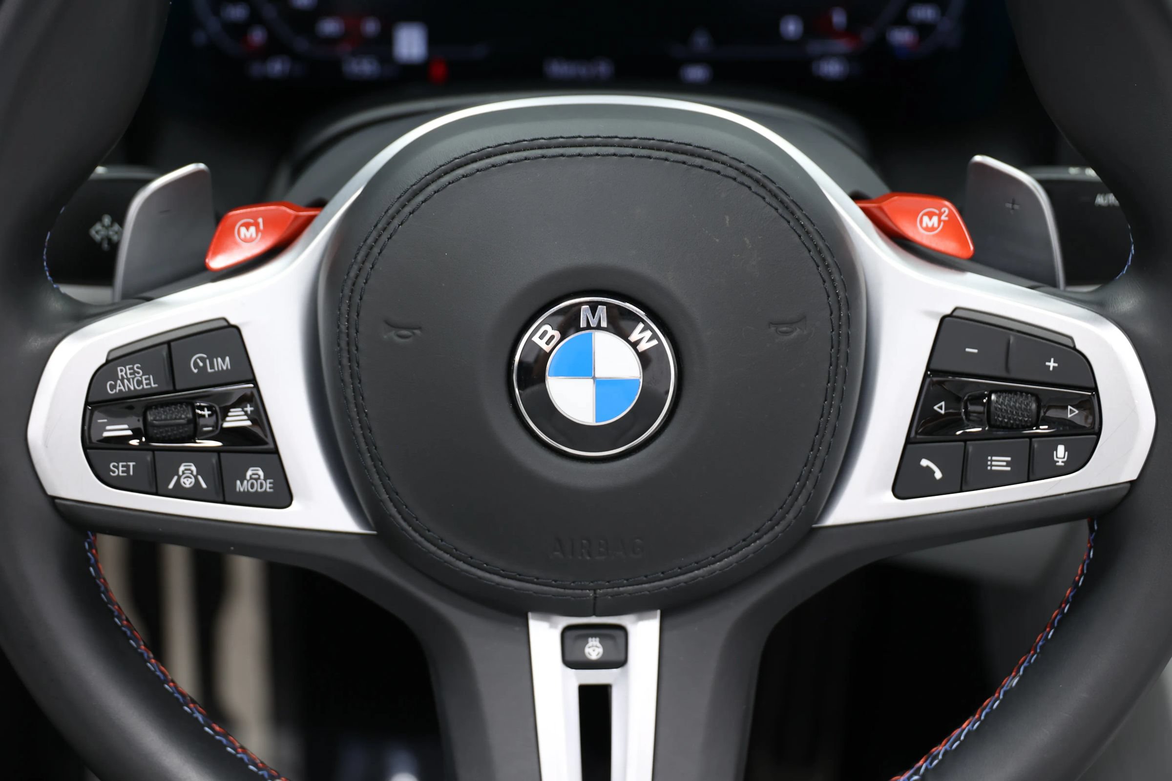 Used 2020 BMW M8 Convertible w/ M Carbon Exterior Package AWD/4WD image 25