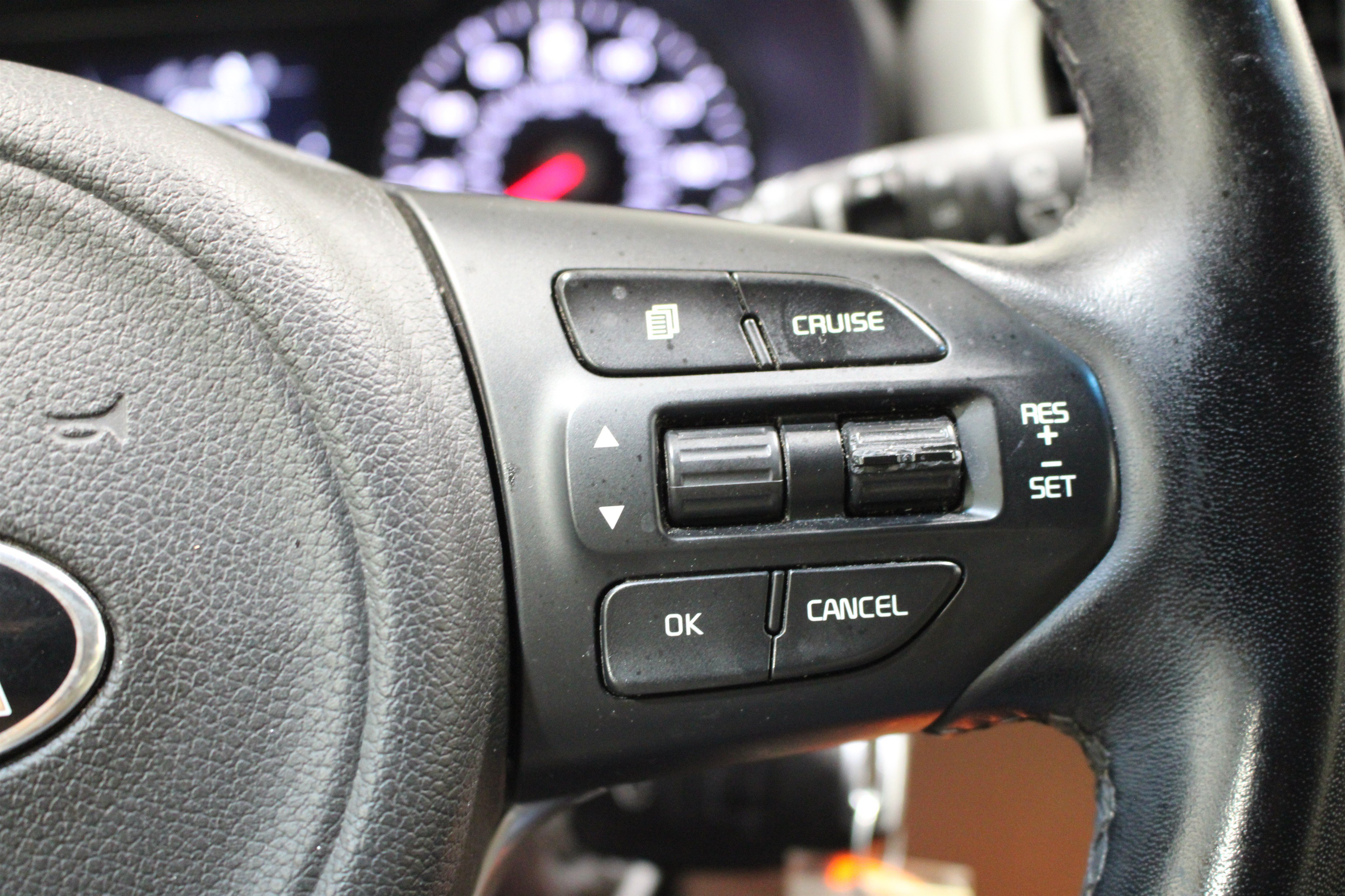 Used 2018 Kia Sorento FWD image 12