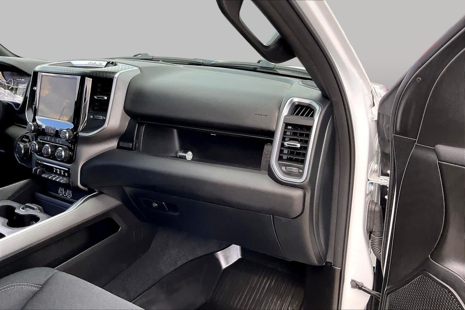 Used 2025 RAM 1500 Big Horn w/ Night Edition AWD/4WD image 17