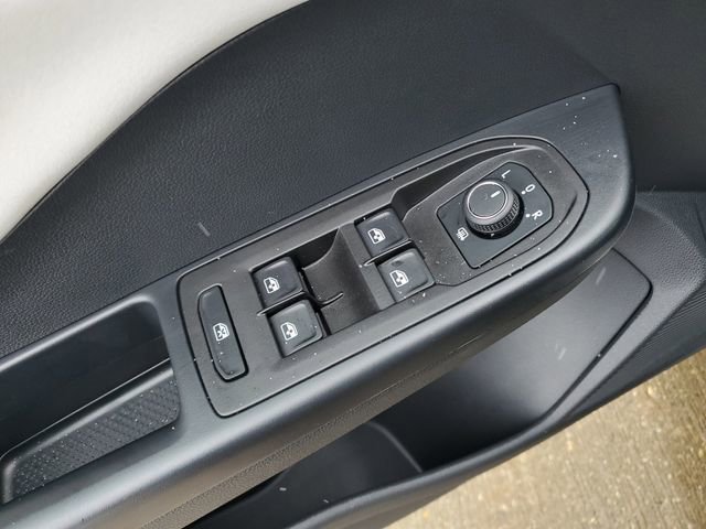 Used 2025 Volkswagen Taos SE image 20