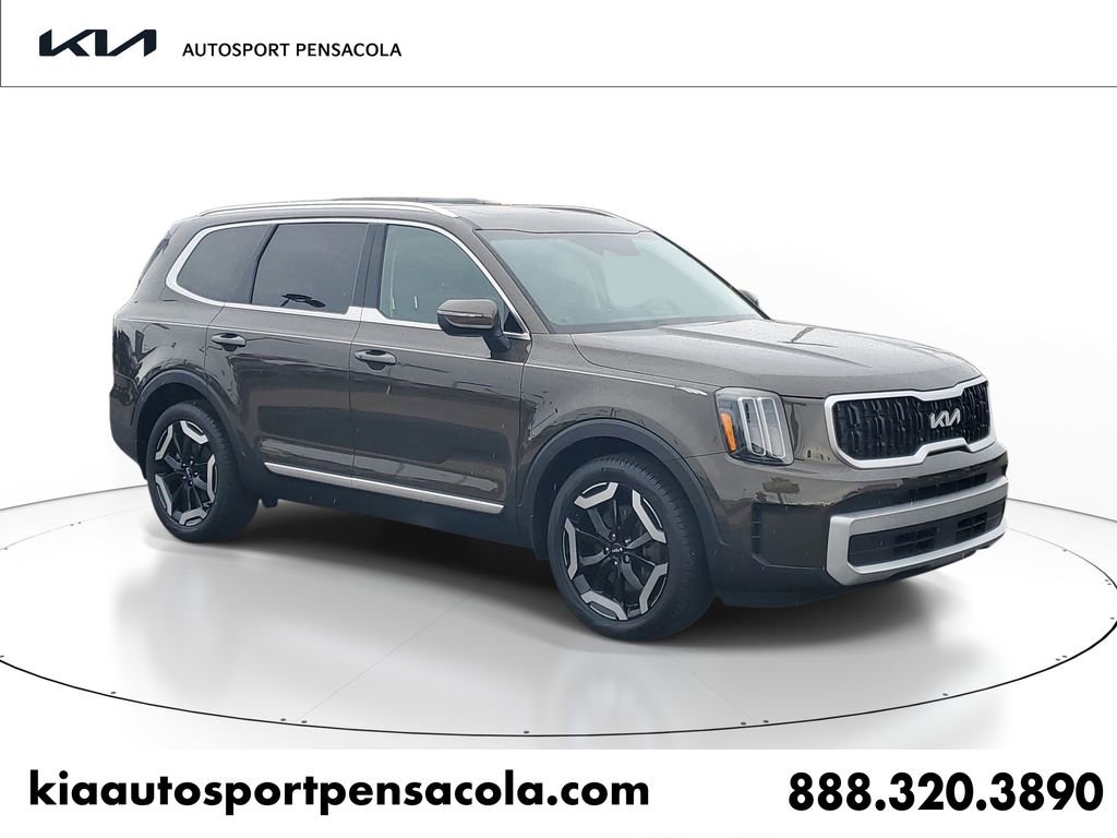 Used 2024 Kia Telluride EX w/ EX Captain's Chair Package