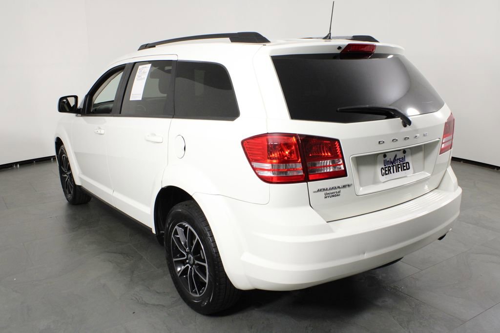 Used 2018 Dodge Journey SE w/ Blacktop Package image 3