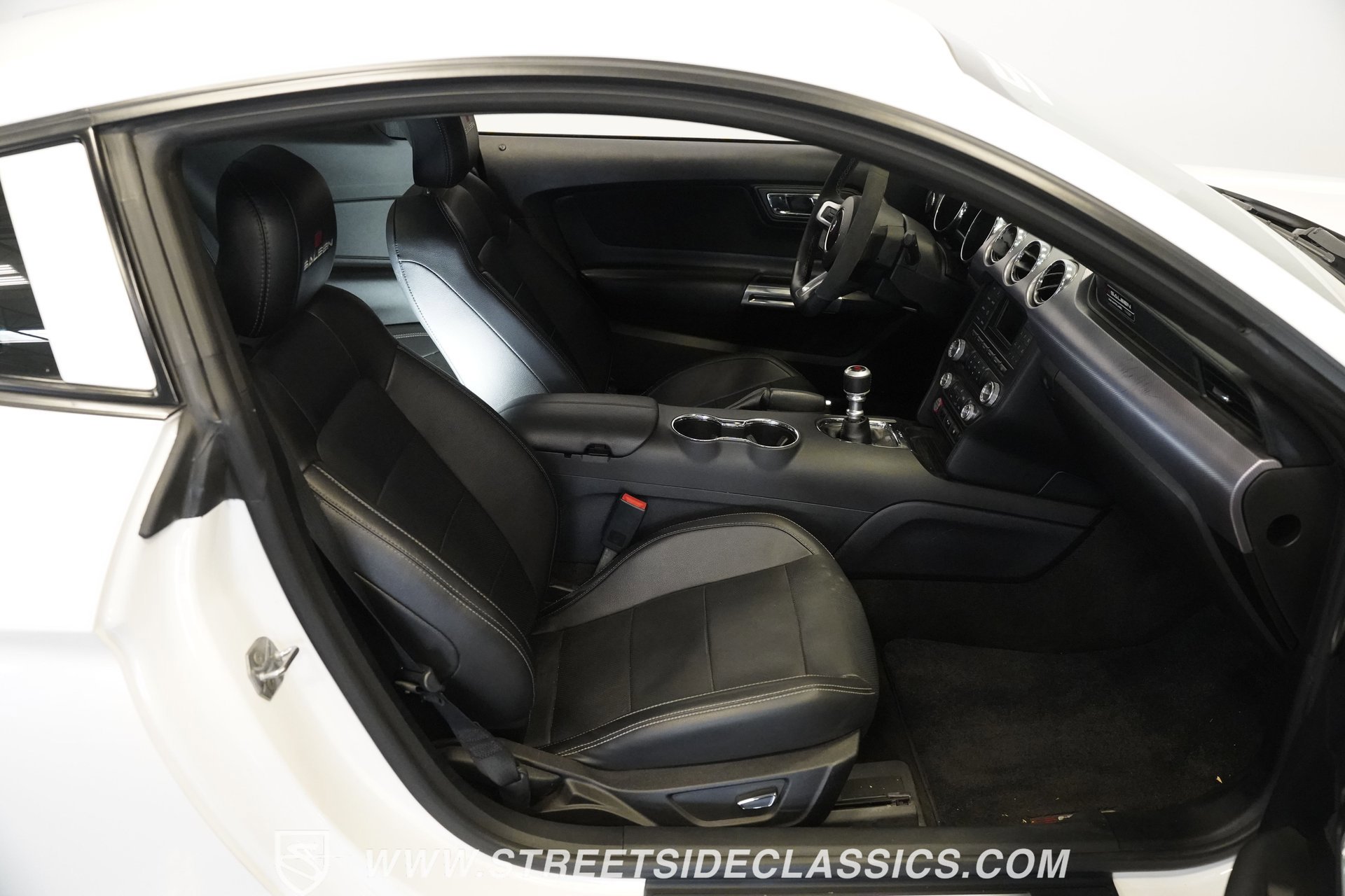 Used 2017 Ford Mustang GT image 40