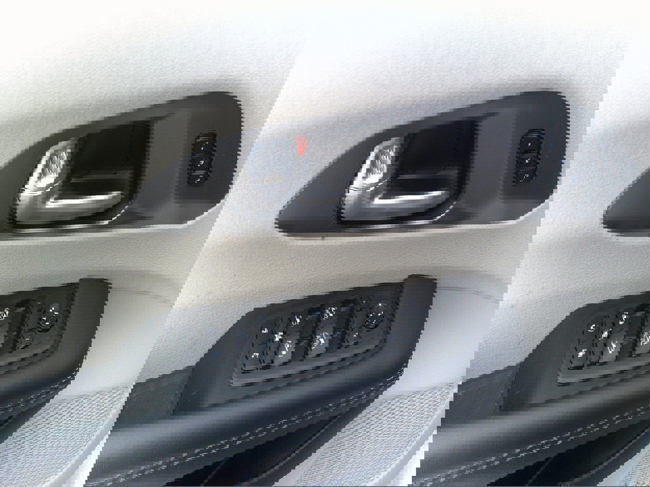 Used 2024 Chrysler Pacifica Touring-L image 16