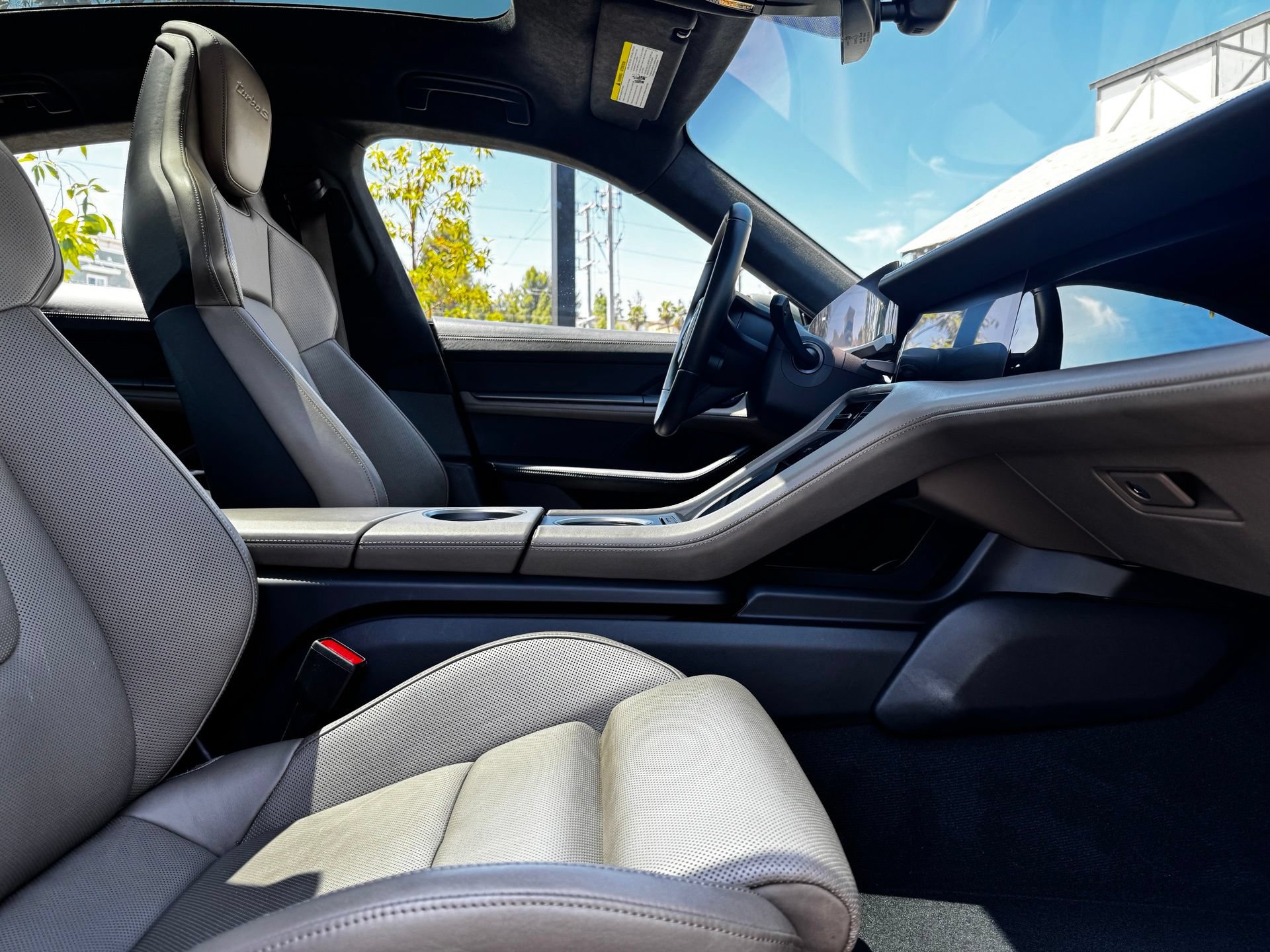 Certified 2022 Porsche Taycan Turbo S w/ Premium Package AWD/4WD image 28
