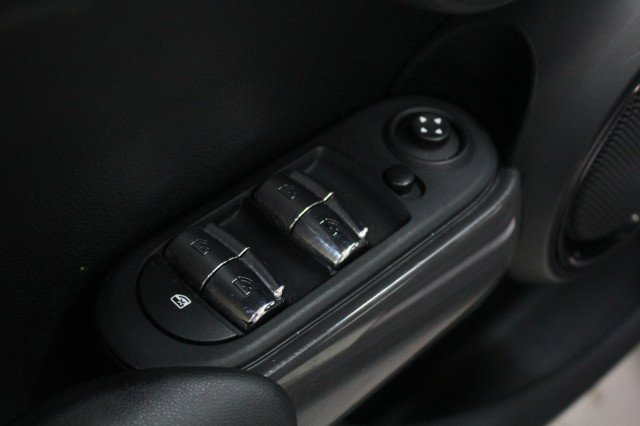 Used 2021 MINI Cooper 4-Door Hardtop w/ Storage Package image 20