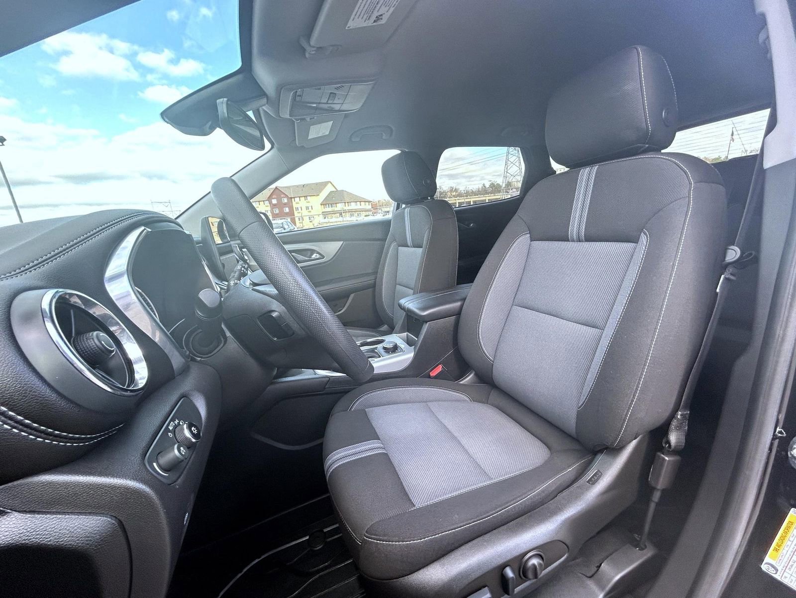 Certified 2023 Chevrolet Blazer LT w/ Convenience Package image 10