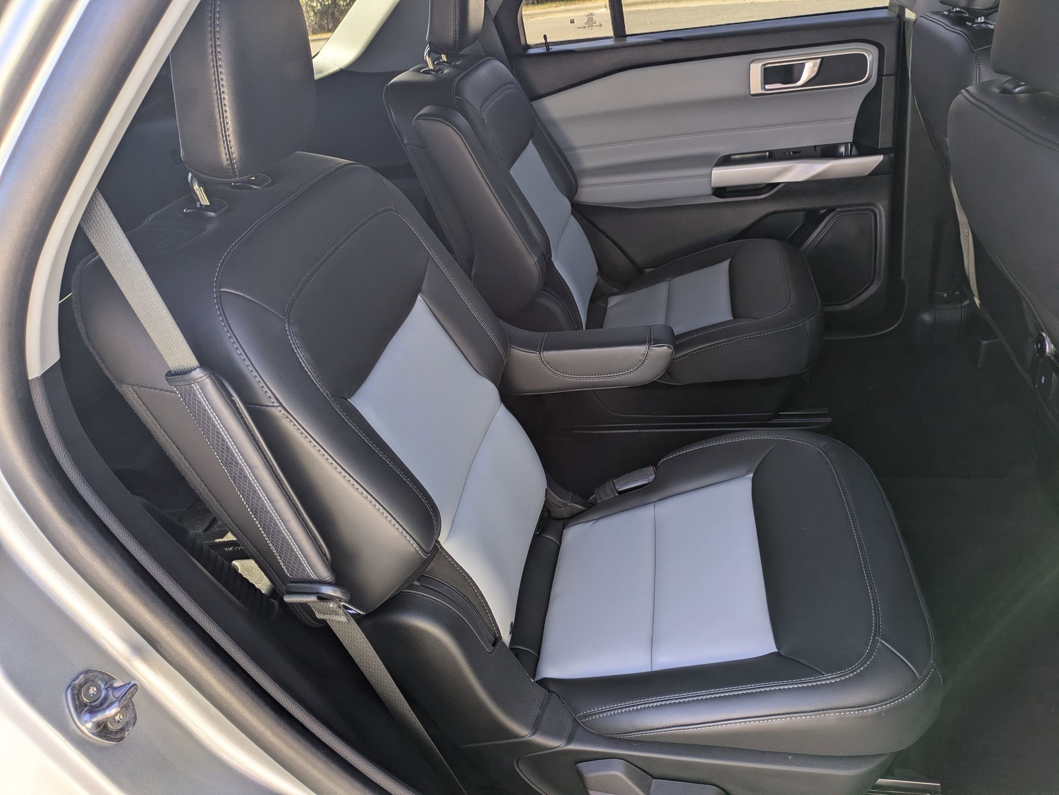 Used 2023 Ford Explorer XLT w/ Equipment Group 202A image 28