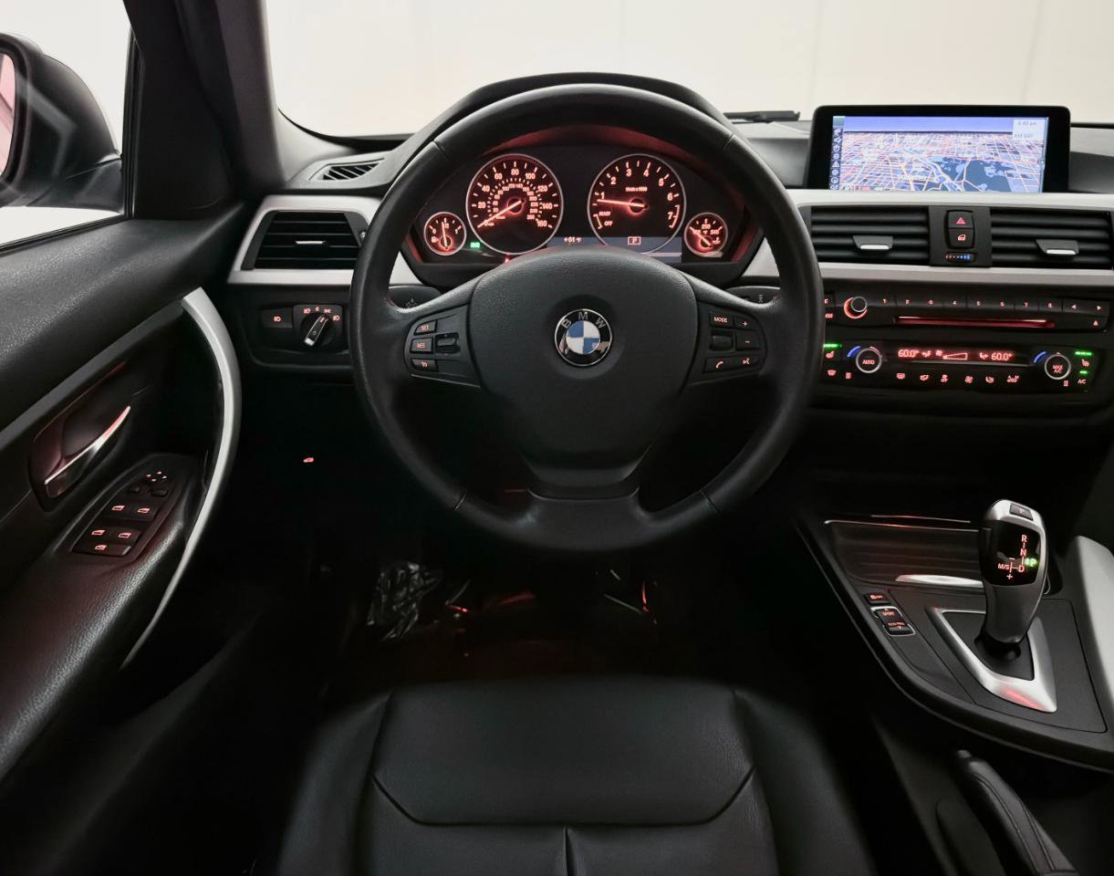 Used 2013 BMW 328i xDrive Sedan AWD/4WD image 30