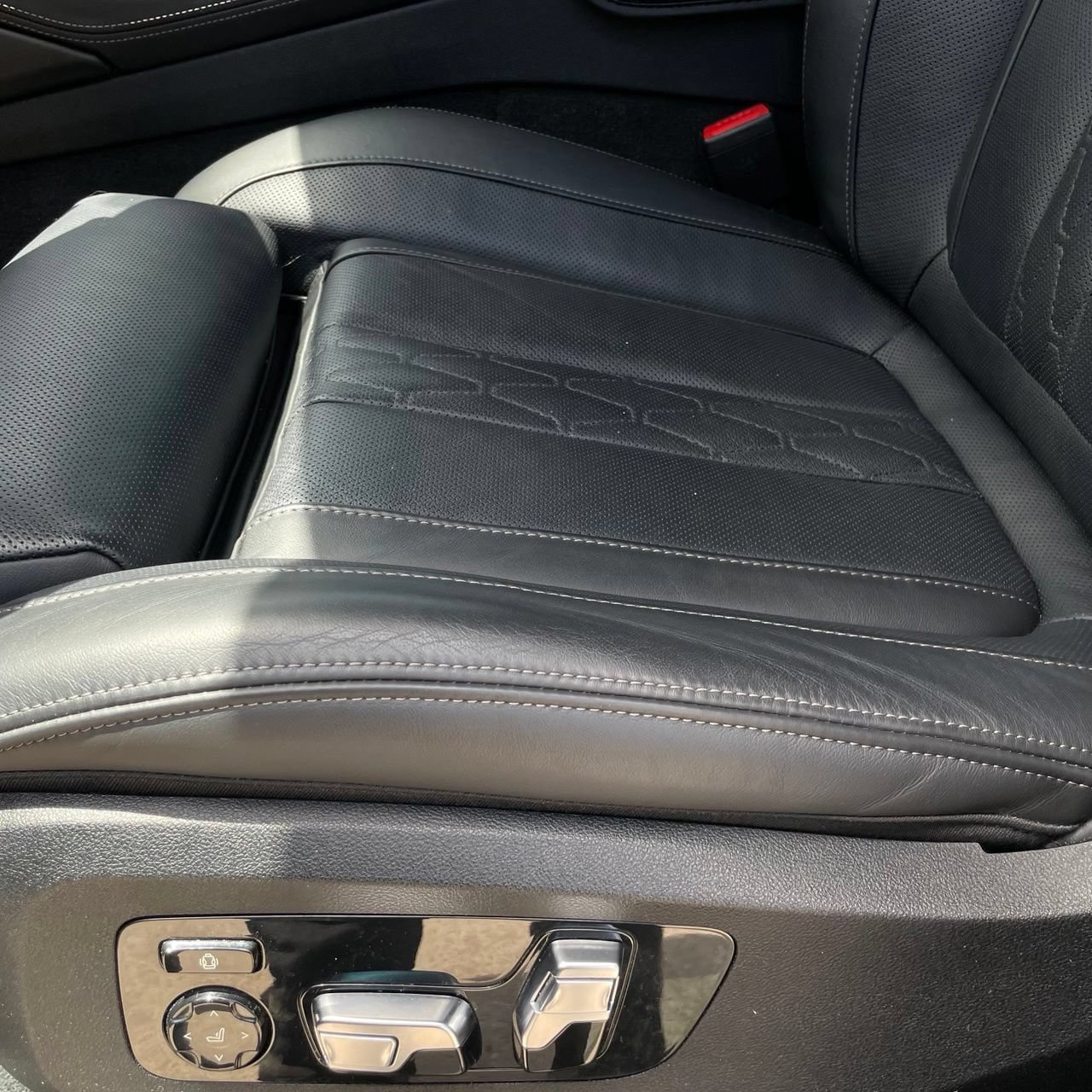 Used 2023 BMW X6 M50i w/ Parking Assistance Package AWD/4WD image 24