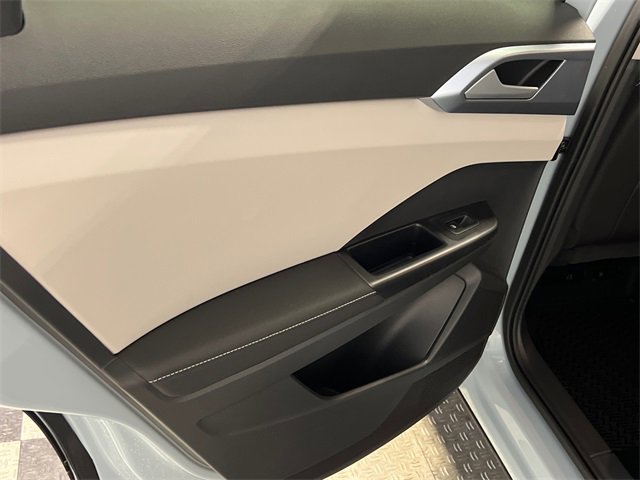 New 2026 Volkswagen Taos SE image 10