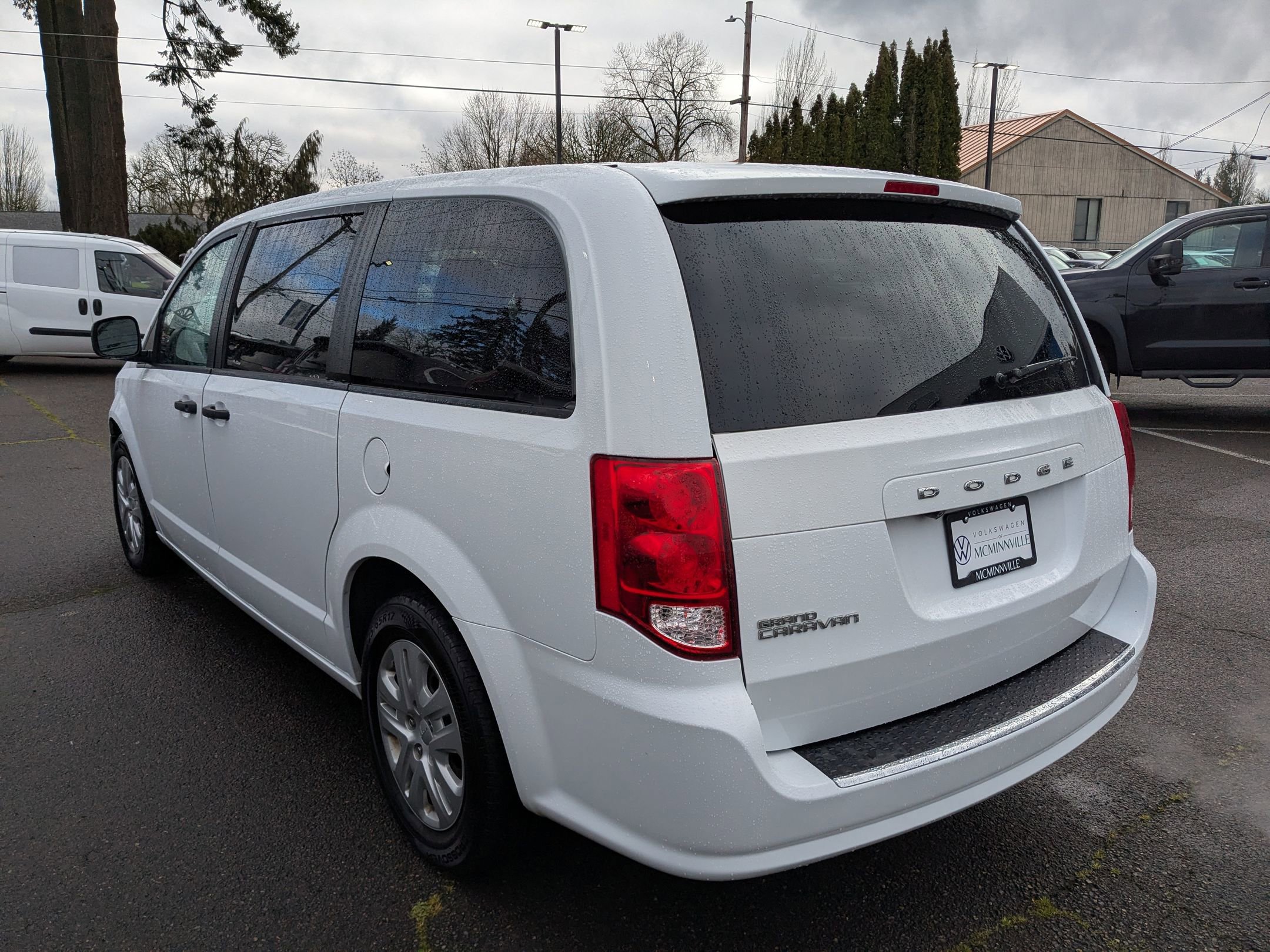 Used 2019 Dodge Grand Caravan SE image 3