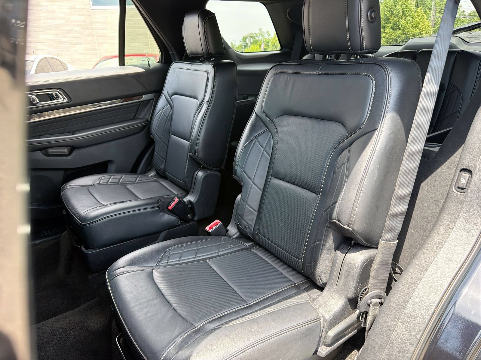 Used 2016 Ford Explorer Platinum AWD/4WD image 24