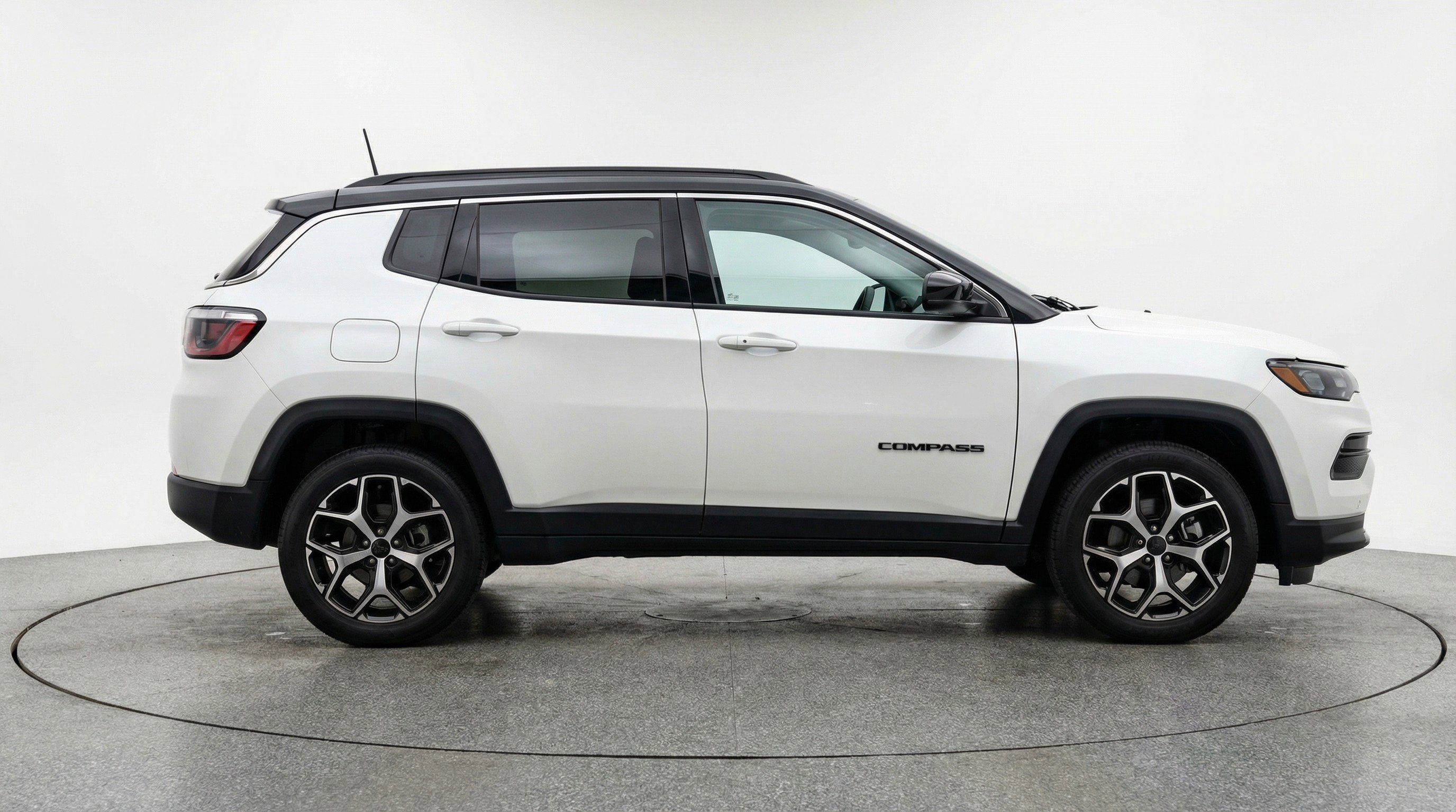 Used 2025 Jeep Compass Limited AWD/4WD image 11