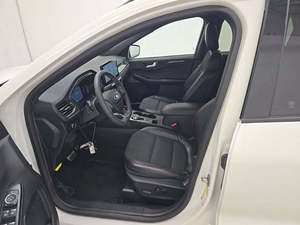 Used 2023 Ford Escape ST-Line w/ Tech Pack #1 FWD image 15