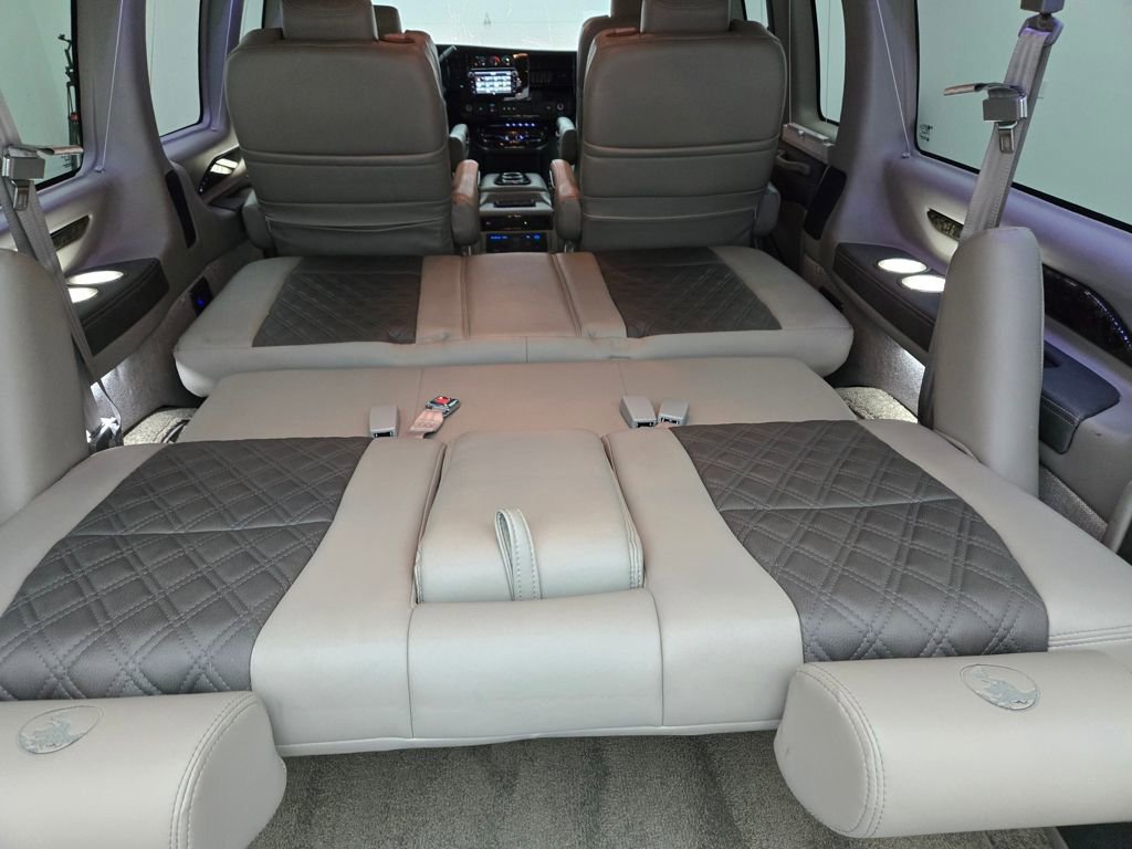 Used 2023 GMC Savana 2500 image 9
