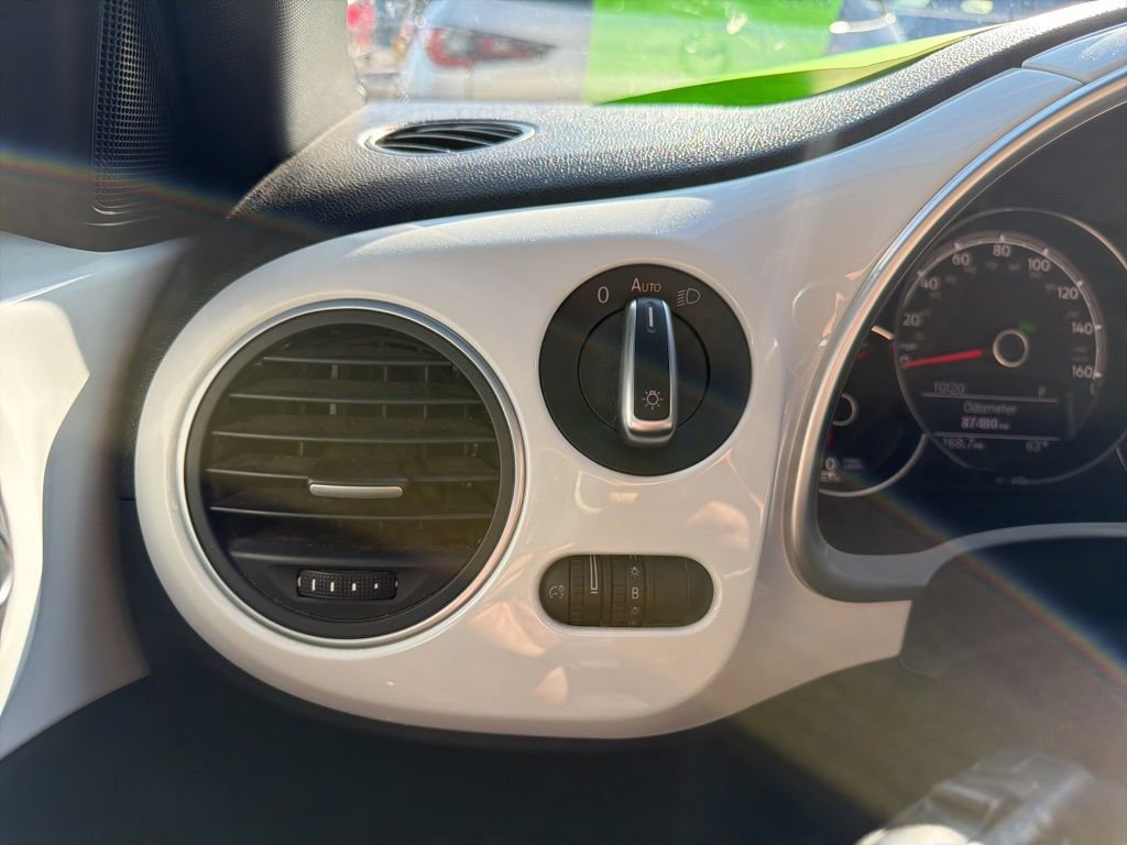 Used 2019 Volkswagen Beetle 2.0T SE image 16