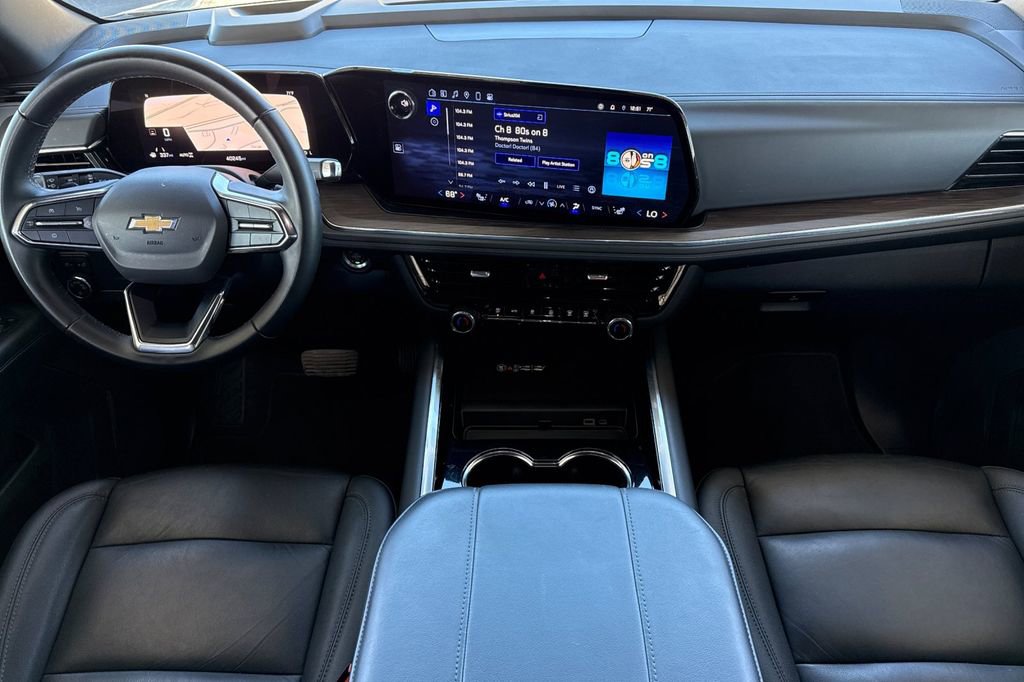 Used 2025 Chevrolet Suburban LT image 20