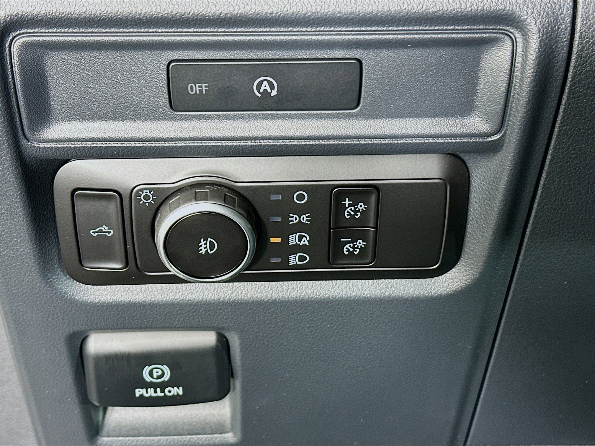 Used 2025 Ford F150 STX w/ Equipment Group 200A image 16