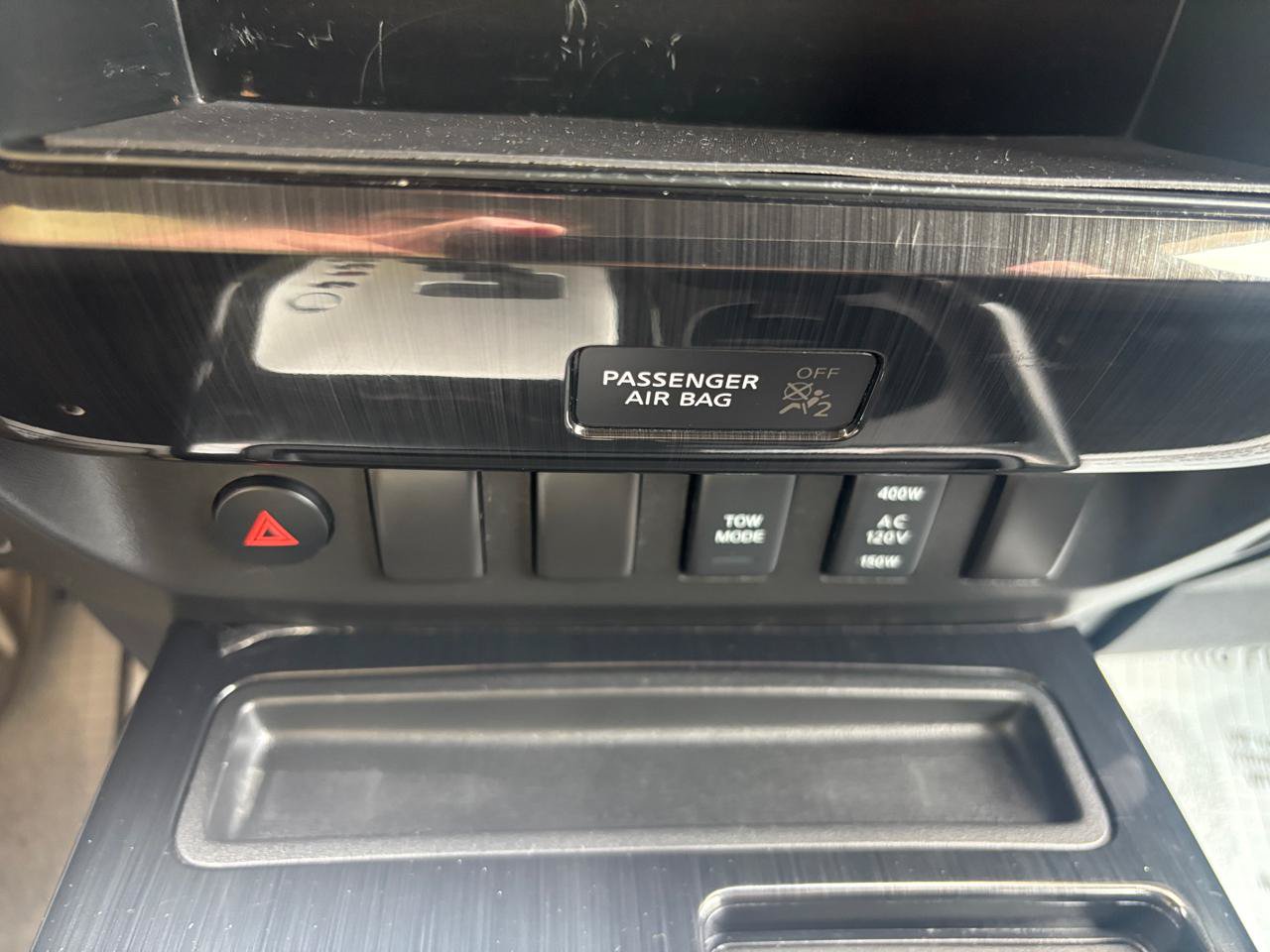 Used 2013 Nissan Titan SV w/ SV Value Truck Pkg AWD/4WD image 22
