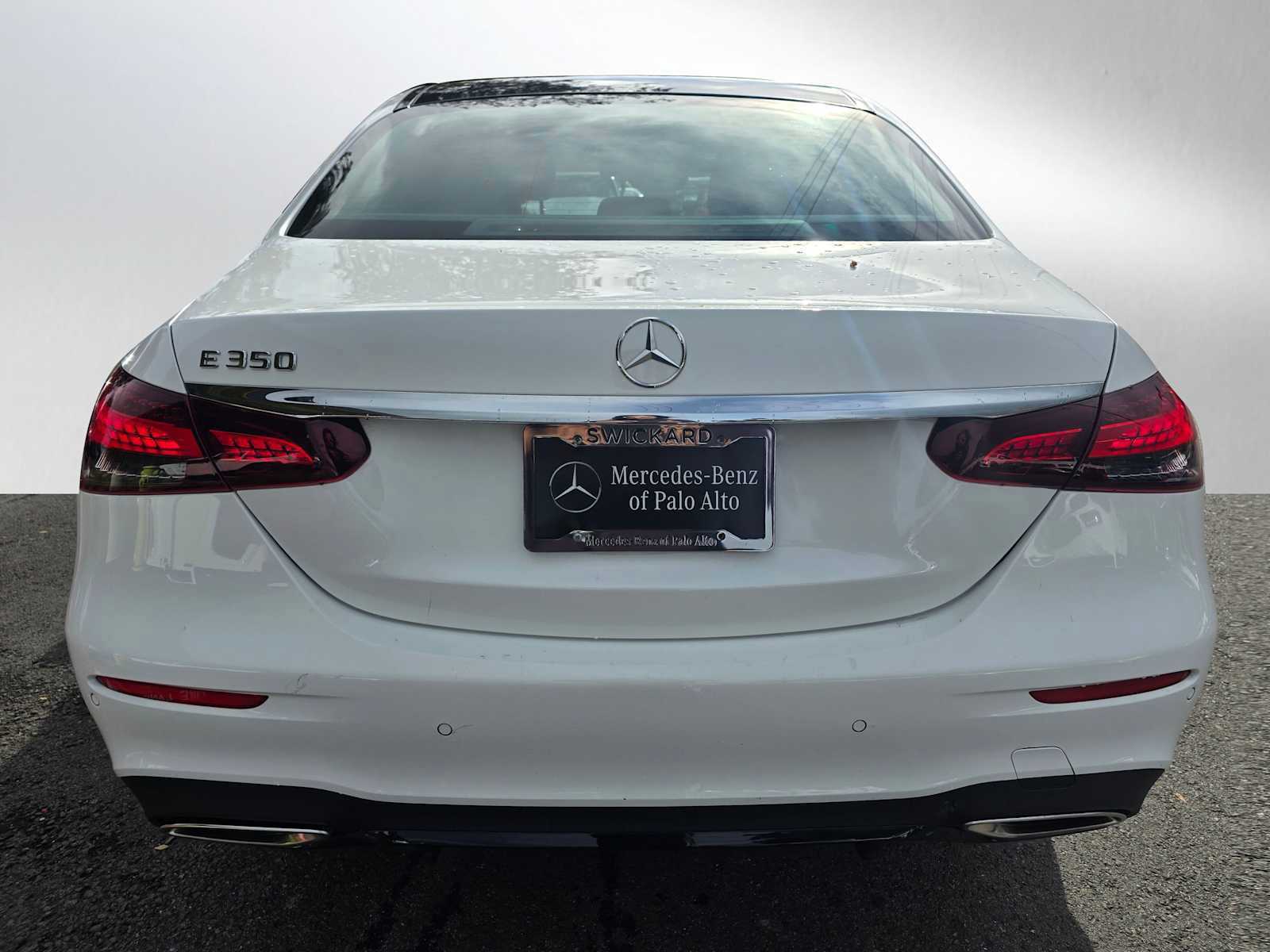 Used 2022 Mercedes-Benz E 350 Sedan image 4