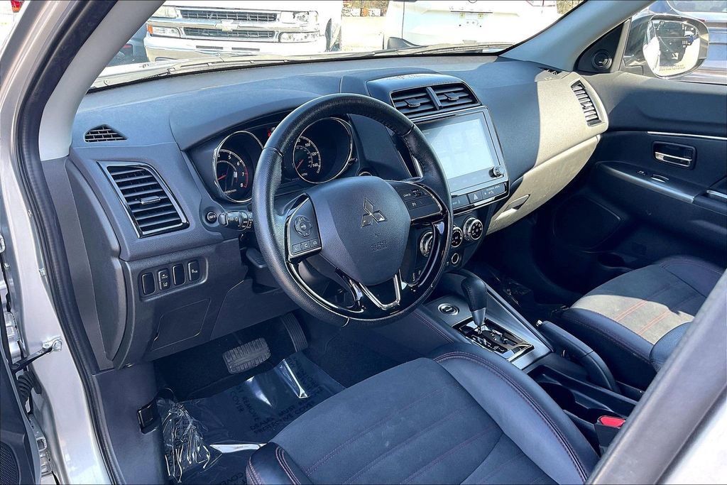 Used 2024 Mitsubishi Outlander Sport SE AWD/4WD image 19