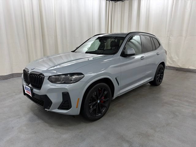 Used 2024 BMW X3 xDrive30i AWD/4WD image 2