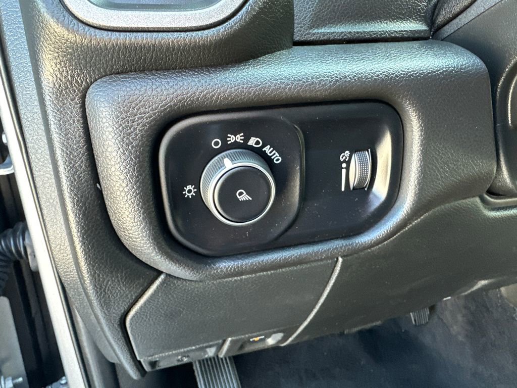 Used 2024 RAM 3500 Tradesman w/ Chrome Appearance Group image 20