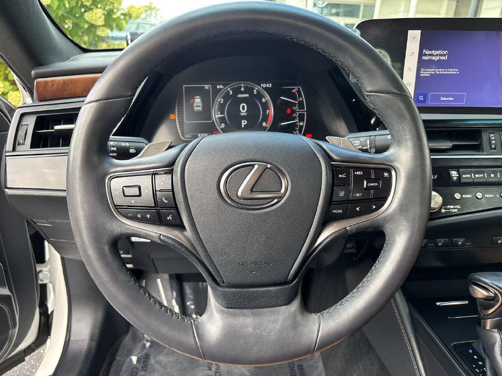 Used 2023 Lexus ES 350 w/ Premium Package FWD image 16