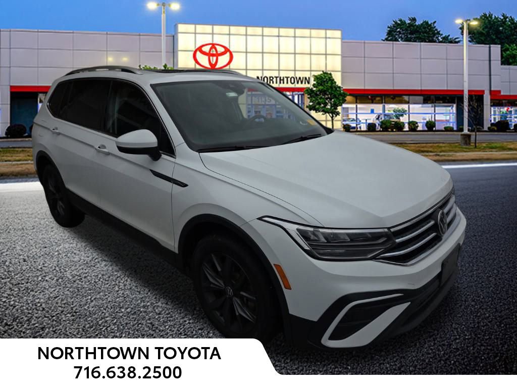 Used 2022 Volkswagen Tiguan SE w/ Panoramic Sunroof Package