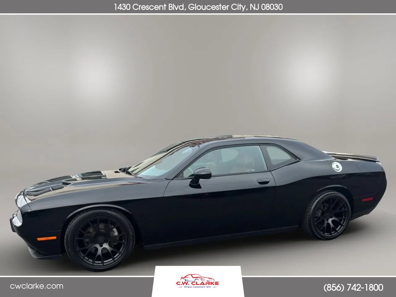 Used 2015 Dodge Challenger R/T Plus image 9
