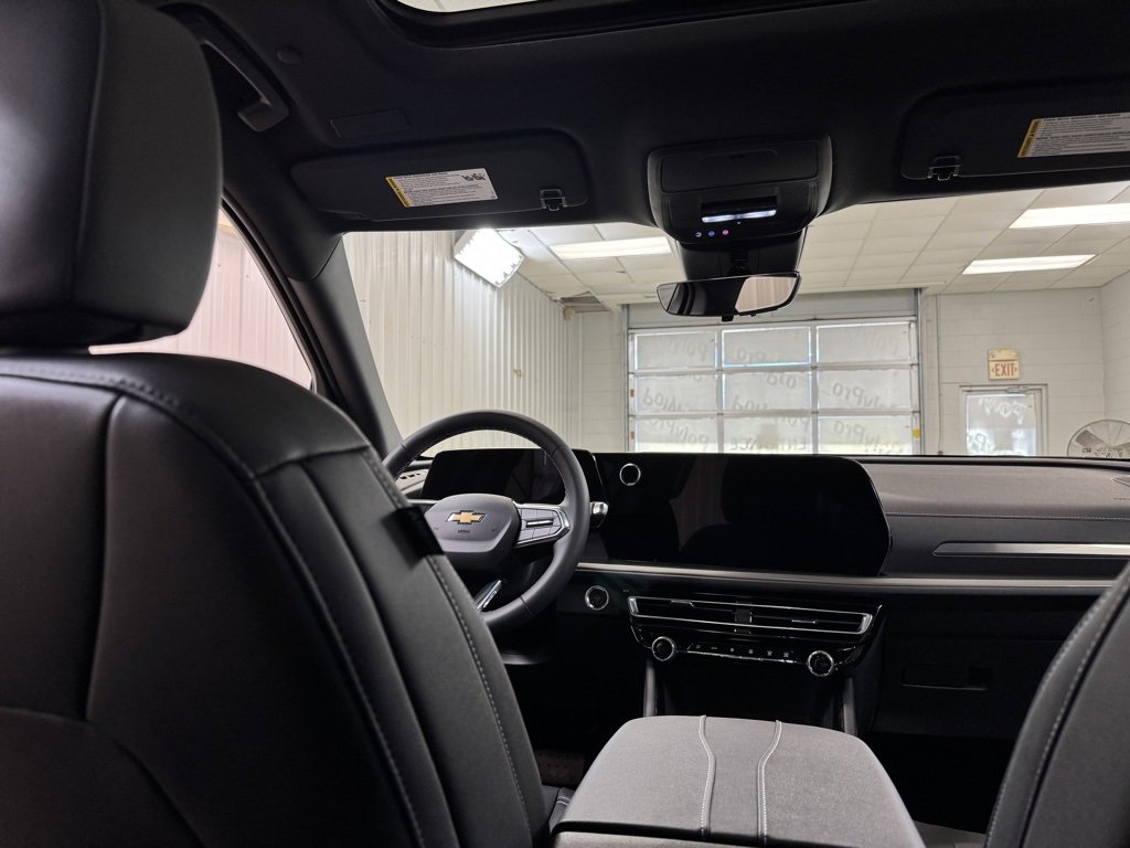 New 2026 Chevrolet Traverse LT w/ Sun and Wheel Package image 22