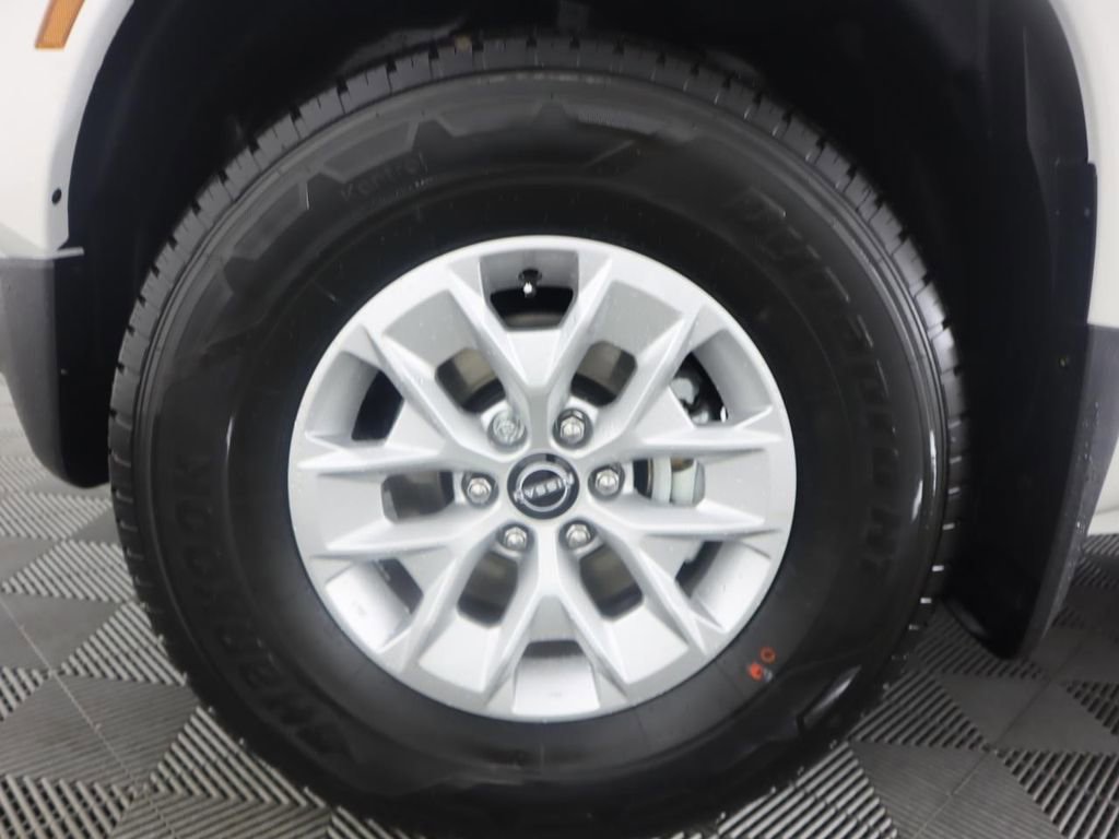 Certified 2024 Nissan Frontier SV w/ Technology Package image 12