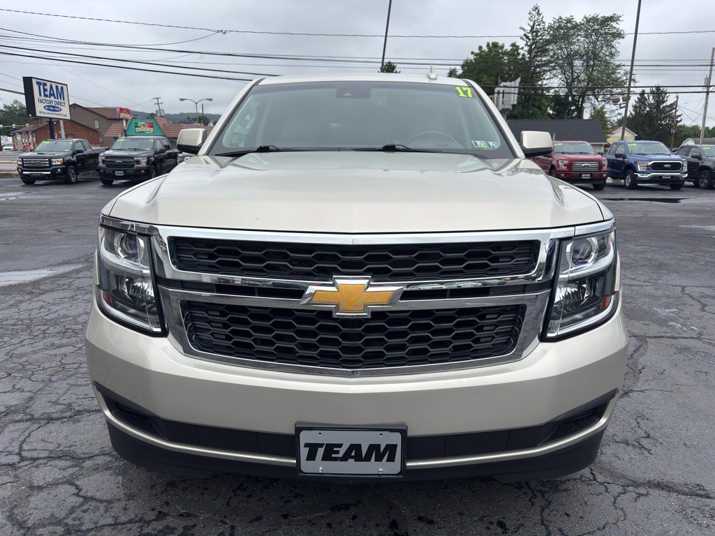 Used 2017 Chevrolet Suburban LT image 2