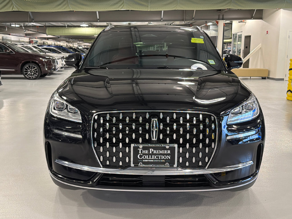 Used 2023 Lincoln Corsair Reserve w/ Equipment Group 201A AWD/4WD image 2
