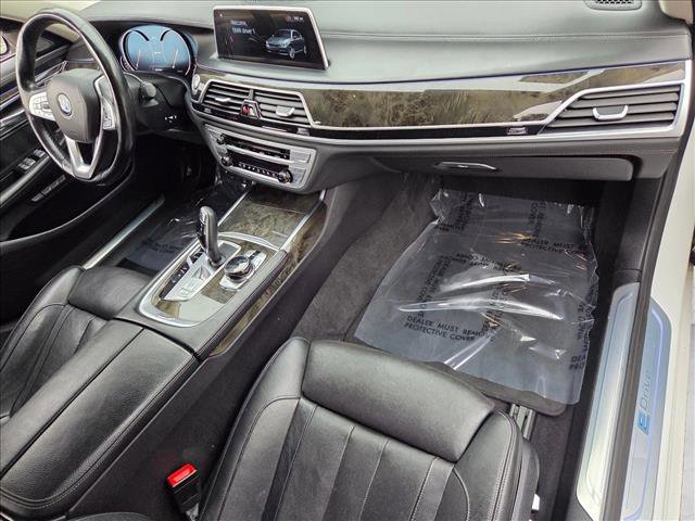 Used 2018 BMW 740e xDrive image 22