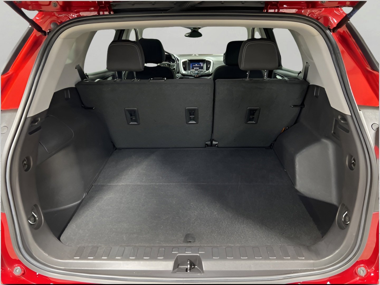 Used 2024 GMC Terrain SLE image 54