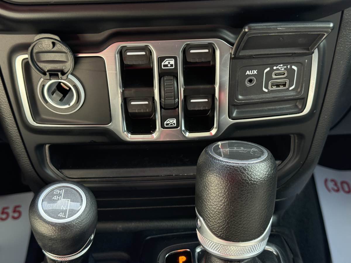 Used 2023 Jeep Gladiator Sport AWD/4WD image 23