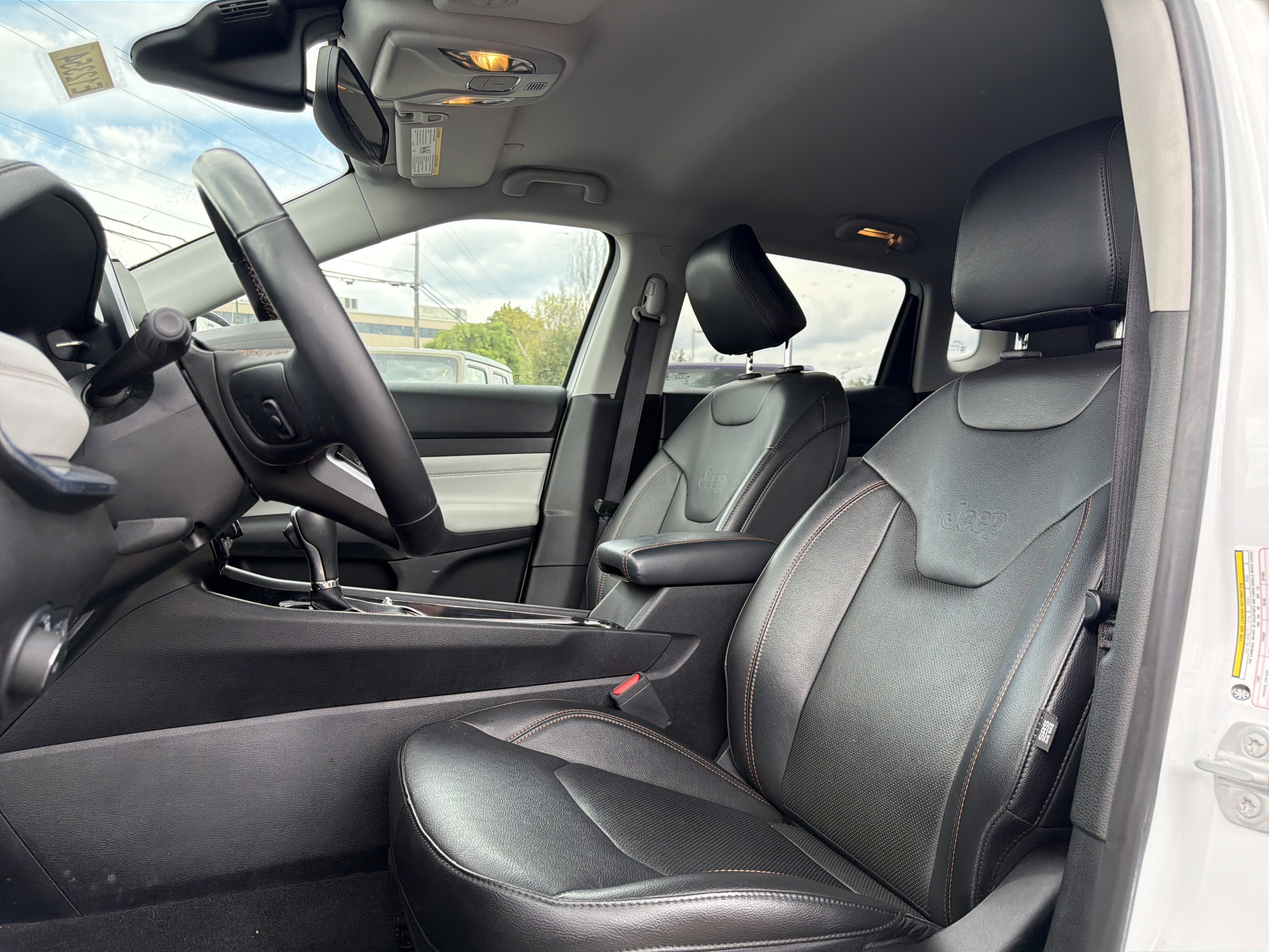 Used 2022 Jeep Compass Limited image 15