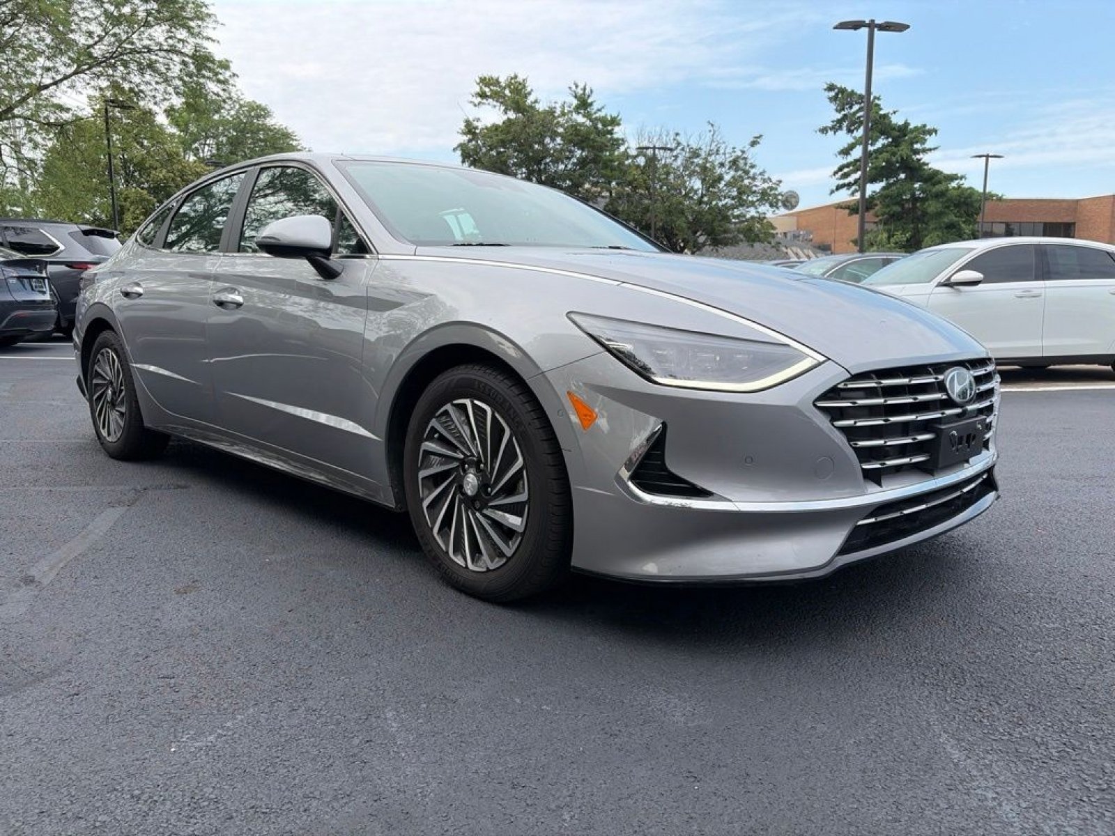 Used 2023 Hyundai Sonata Limited FWD image 3