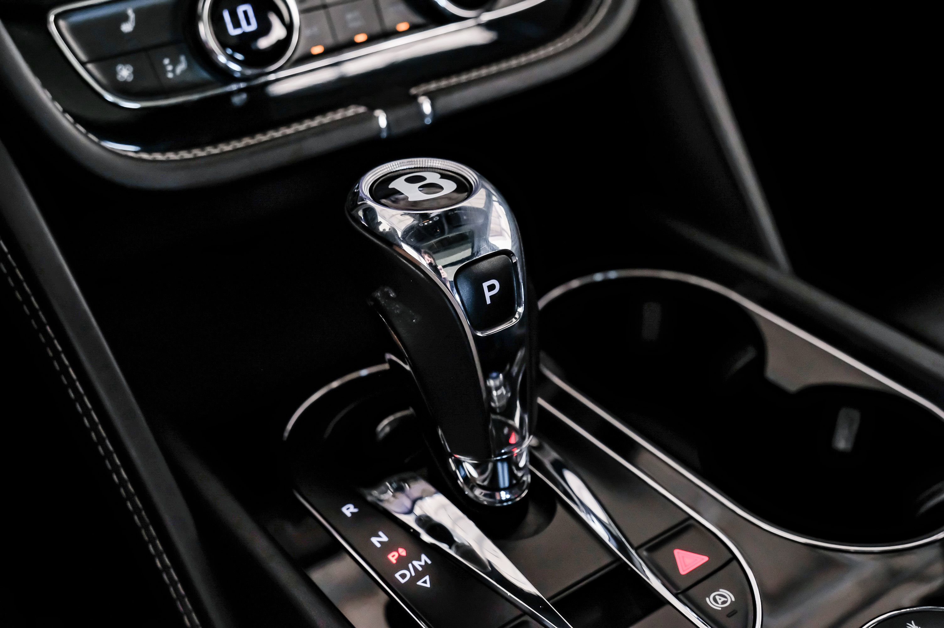 Used 2017 Bentley Bentayga image 22