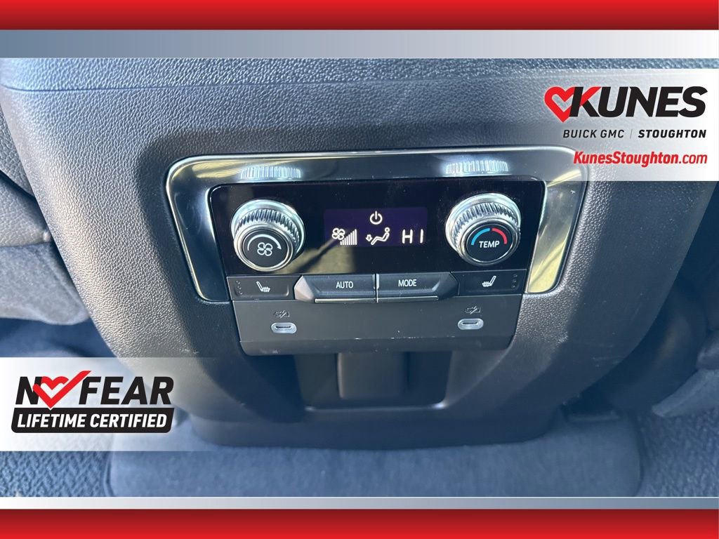 Used 2023 GMC Yukon XL Denali image 32