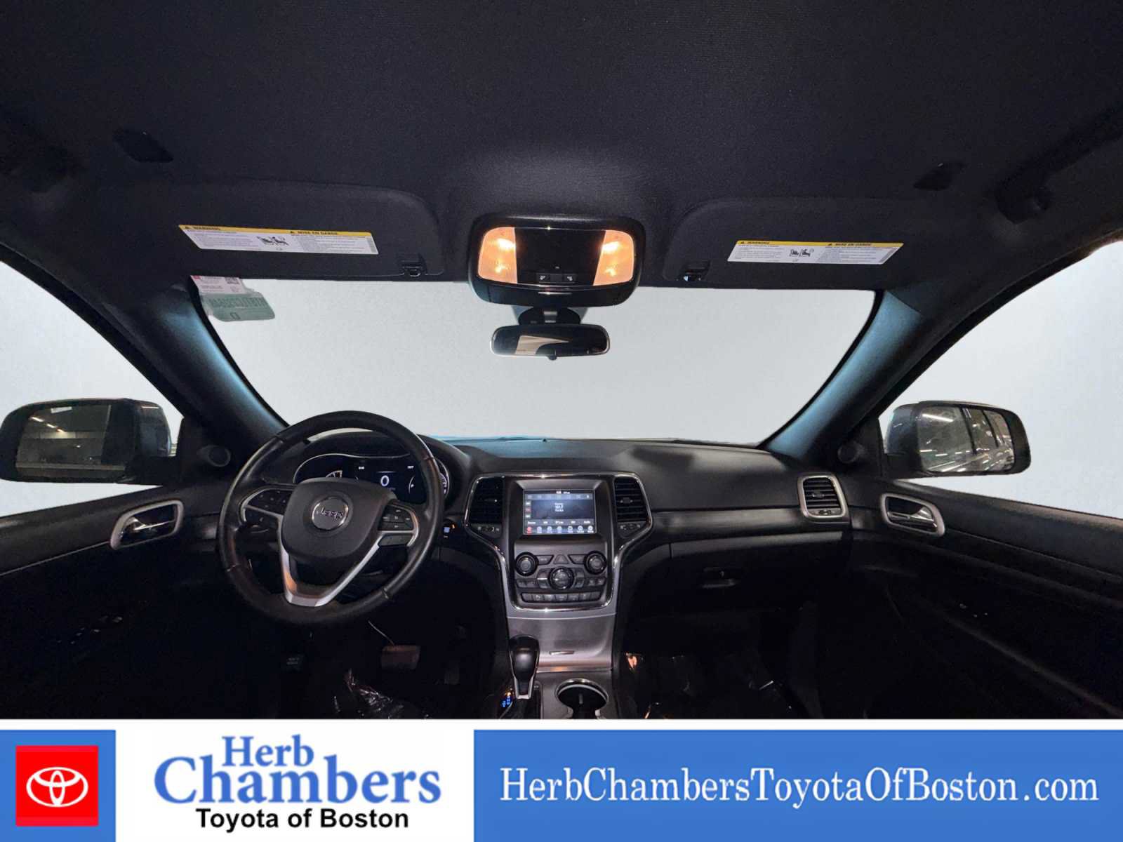 Used 2020 Jeep Grand Cherokee Laredo AWD/4WD image 6
