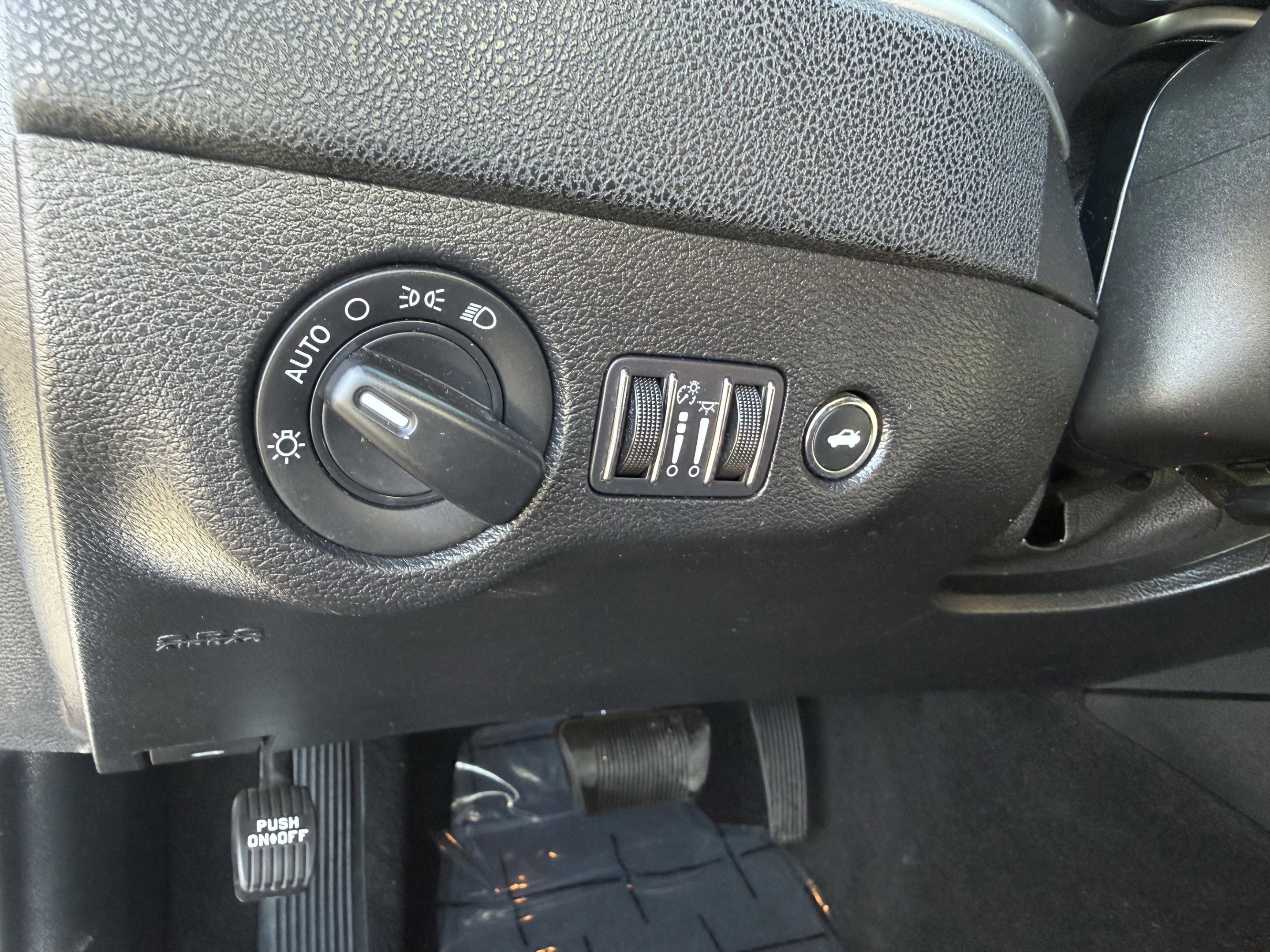 Used 2022 Dodge Charger SXT w/ Blacktop Package image 22