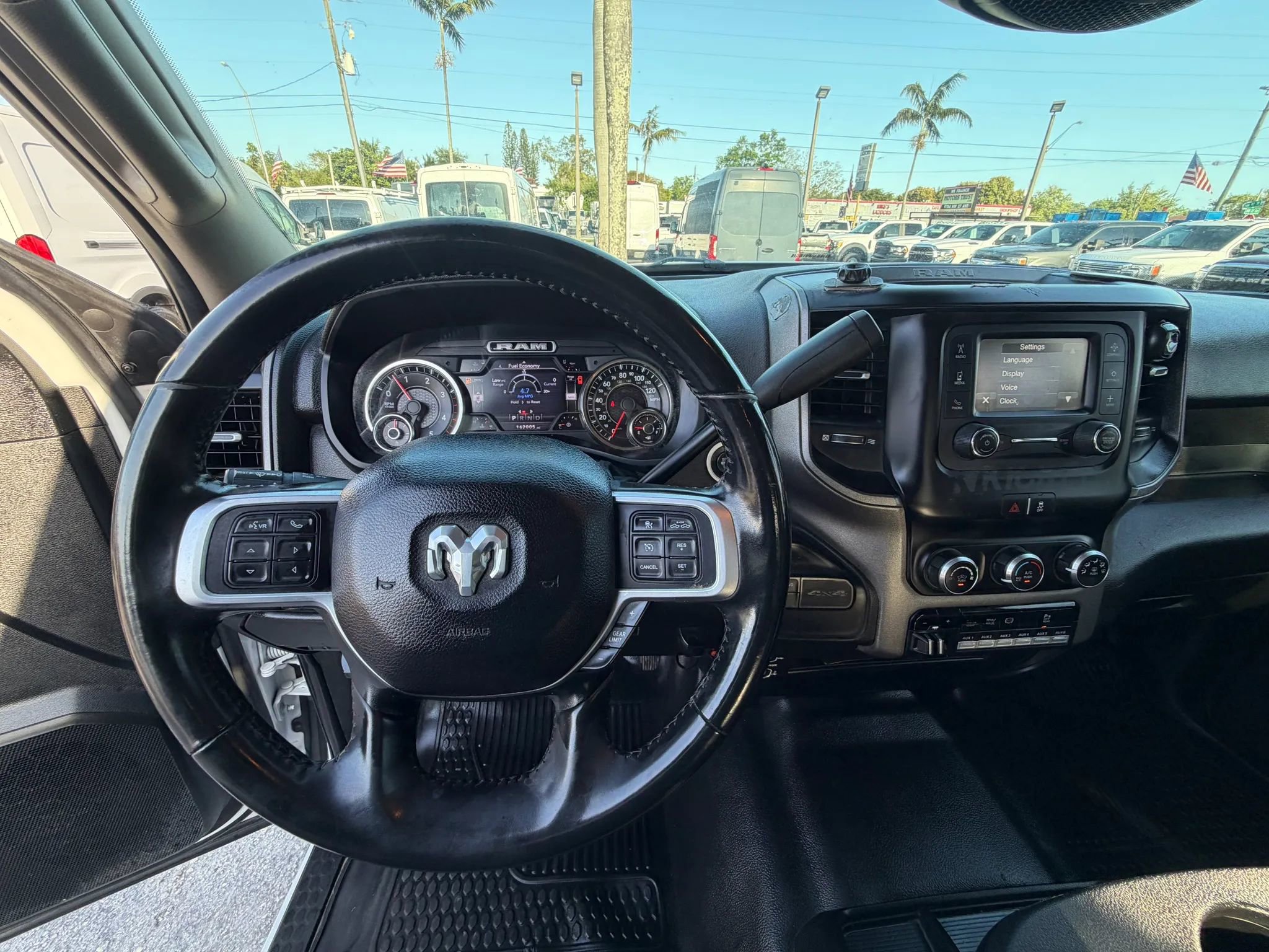 Used 2020 RAM 5500 Tradesman w/ Safety Group image 9