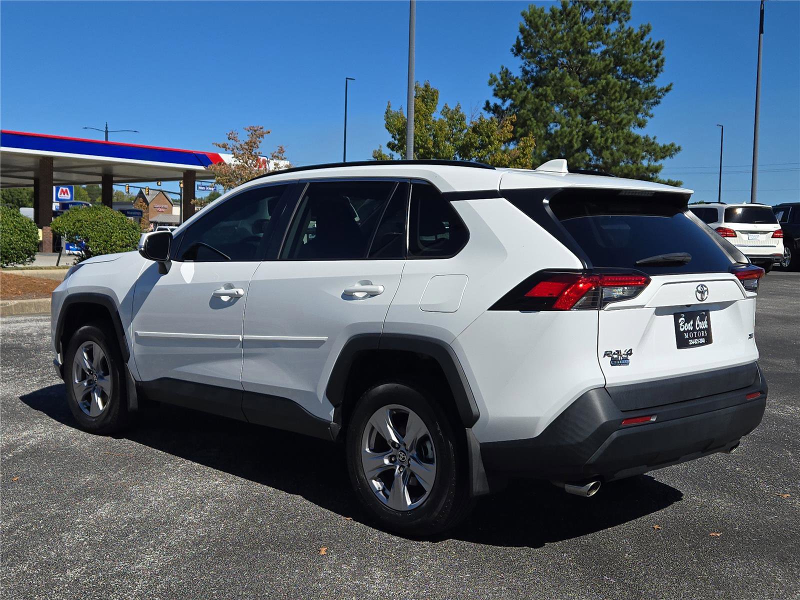 Used 2022 Toyota RAV4 XLE image 11