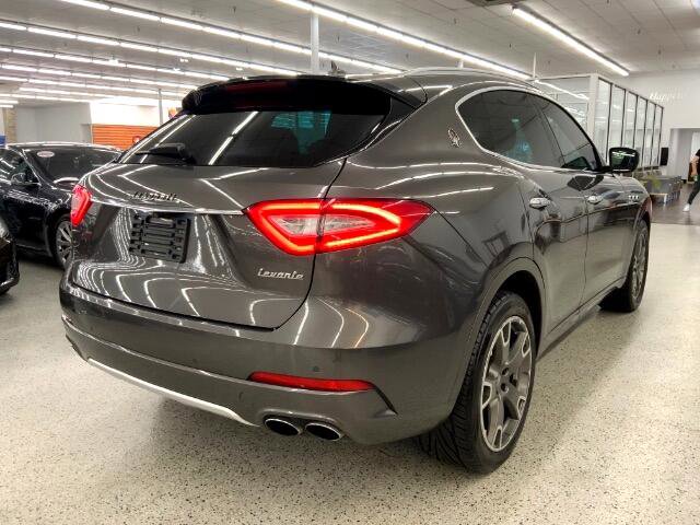 Used 2017 Maserati Levante S image 4