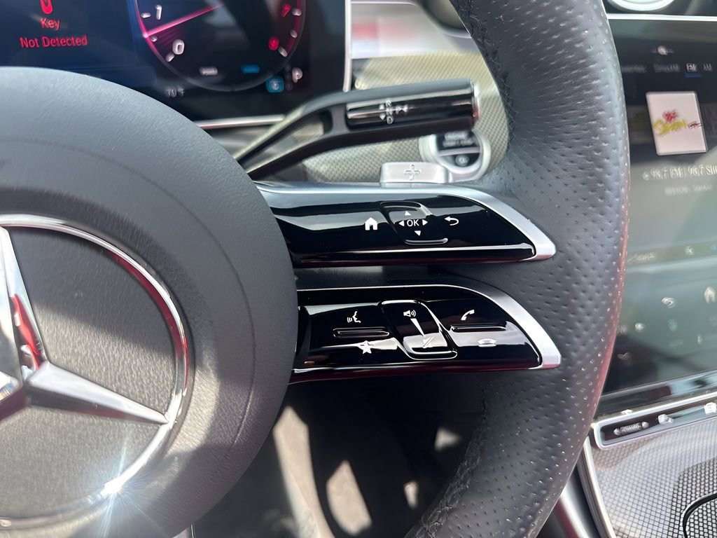 Used 2024 Mercedes-Benz CLE 450 4MATIC Cabriolet image 13